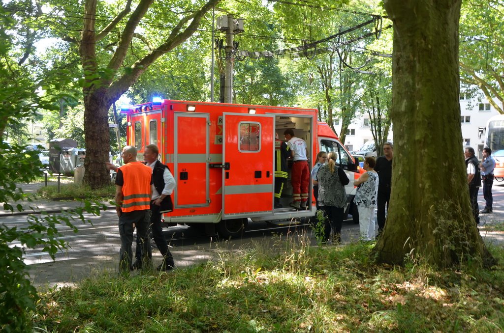 KVB Bahn defekt Koeln Buchheim Heidelbergerstr P09.JPG - Miklos Laubert